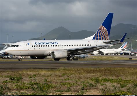 continental airplane.